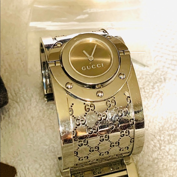 Gucci watch main image 4